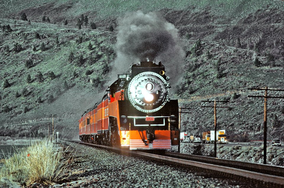 SP 4449 With the Disney Daylight SP westbound (southbound) at Algoma, OR in March 1986 (32916218830)