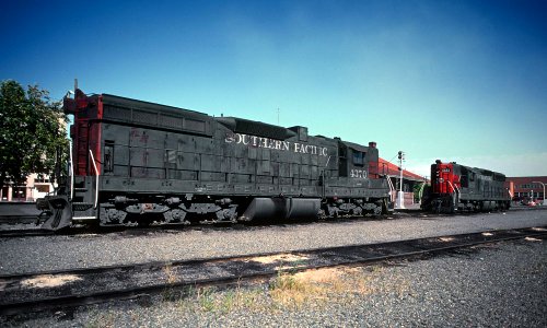 SP 4370 and 4423 at Medford, OR in July 1986 (33196782466)