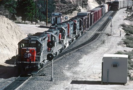 SP 5318 in Hiland (SP's Cajon Pass Summit.) in February 1981 (31244236805)