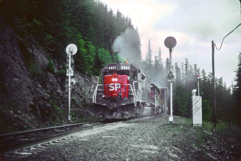 SP 6803 westbound at Cruzatte, OR on July 28, 1987 (33143561552)