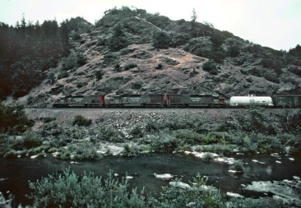 SP 8233, 8502, and 8234 Tunnel Motors in Cow Creek Canyon, OR on July 30, 1982 (33119626126)