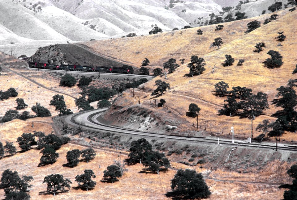 SP 8824 west of Bealville, CA in September 1982 -- 3 Photos (32872269242)