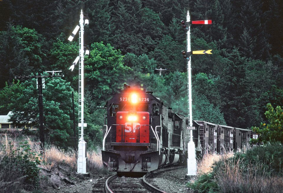 SP Semaphore 5889 between Oakland and Sutherlin, OR on July 30, 1982 with SP 8234 (33100390206)