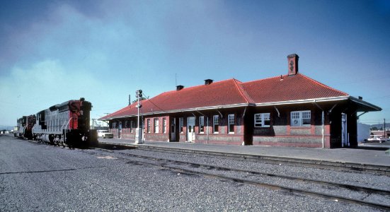 SP Depot at Medford, OR, currently houses a first class restaurant, Porters Dining at the Depot www.porterstrainstation.com , taken in July 1982 (33081928852)