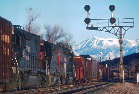 SP signal on the west side of Beaumont Pass between El Casco and West Palm Springs, California in February 1981 -- 6 Photos (30502307893)