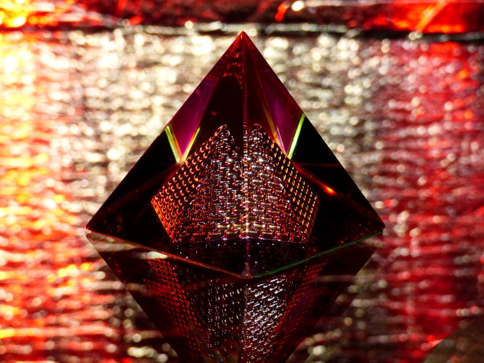 Pyramid decor macro
