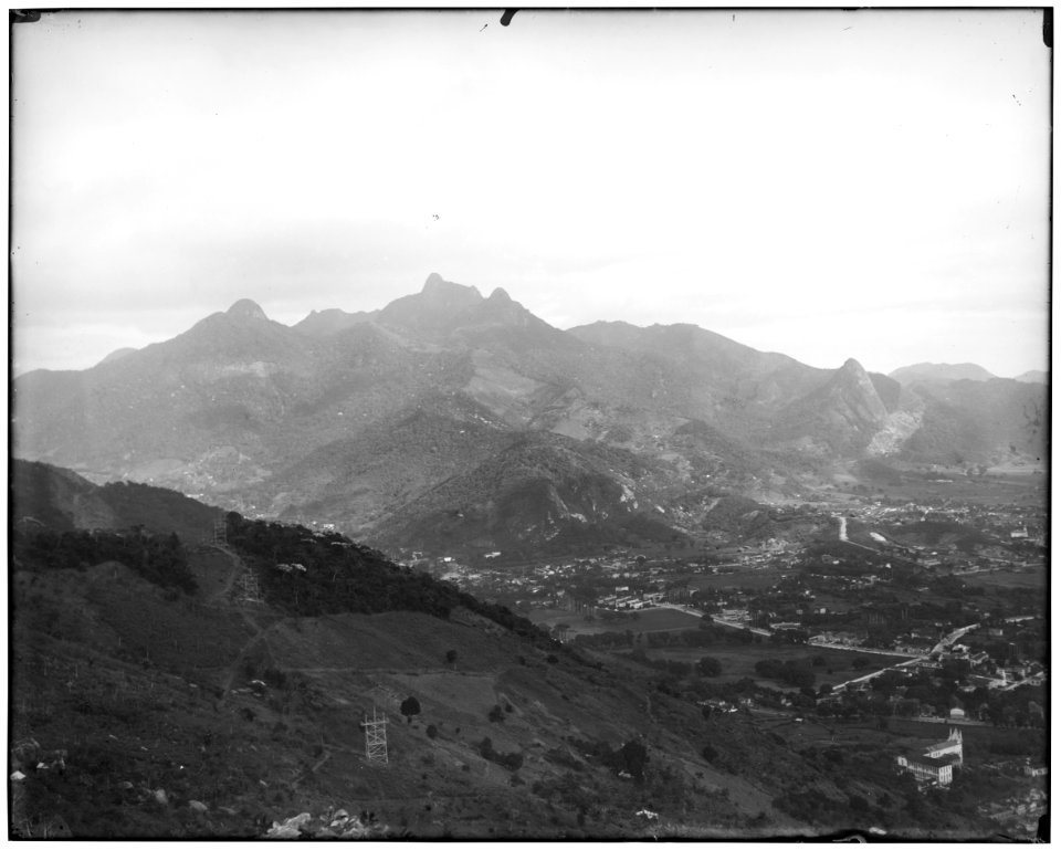 A Tijuca vista da estrada do Sumaré