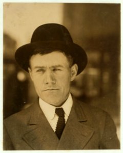 A typical 'Heavy Man.' Old newspaper boy 25 yrs. on streets. (See 1463). No relation. LOC nclc.03546