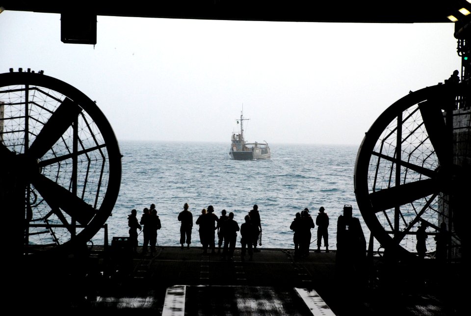 A utility landing craft approaches the well deck of USS Green Bay. (8407481313)