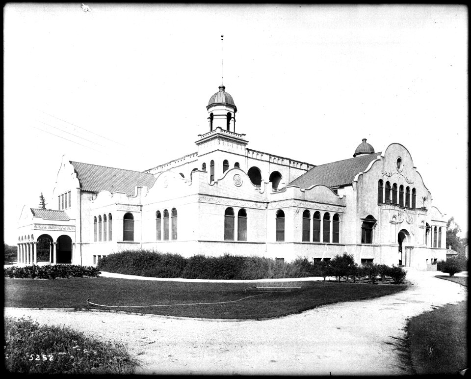 A view of one of Riverside High School building on the east front, ca.1910 (CHS-5252)