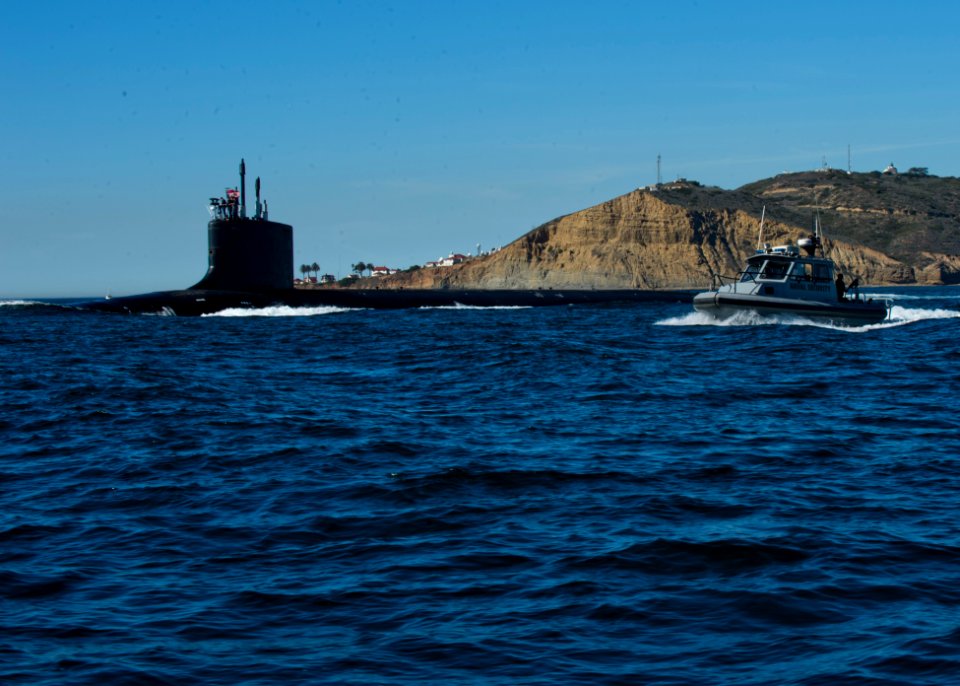 A Virginia-class submarine departs San Diego. (8476430866)