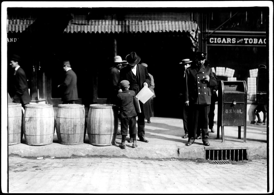 A young truant newsie, during school hours. Nashville, Tenn. - NARA - 523343