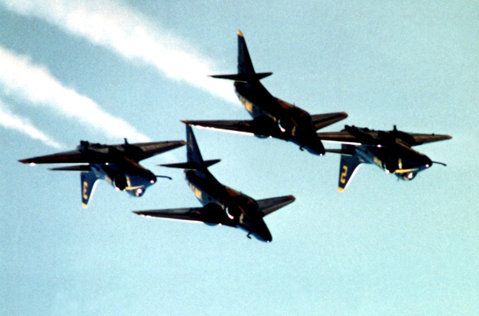 A-4F 4 Blue Angels 2 upside down 1984