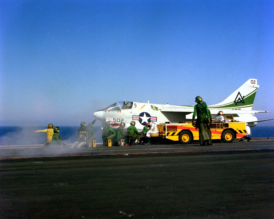 A-7B VA305 CV43 1981