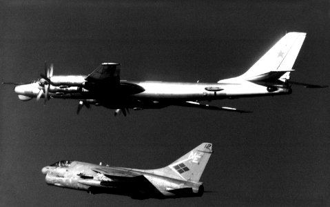 A-7E VA-146 Tu95D 1984