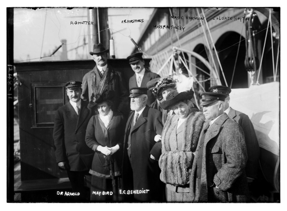 A. Ghutter, F.S. Hastings, Miss May Finley, Mrs. C. Harmon, Colgate Hoyt, Dr. Arnold, May Bird, E.C. Benedict (2 others) LCCN2014686473