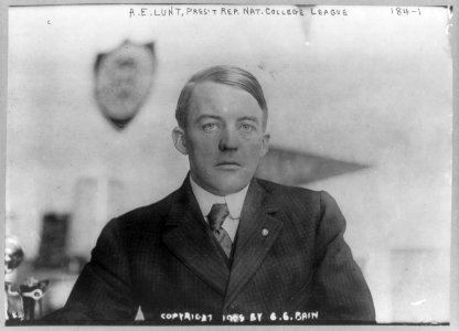 A.E. Lunt, head-and-shoulders portrait, facing front LCCN2005687229