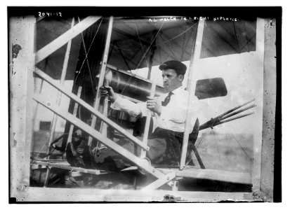 A.L. Welch in right biplane LCCN2014688264