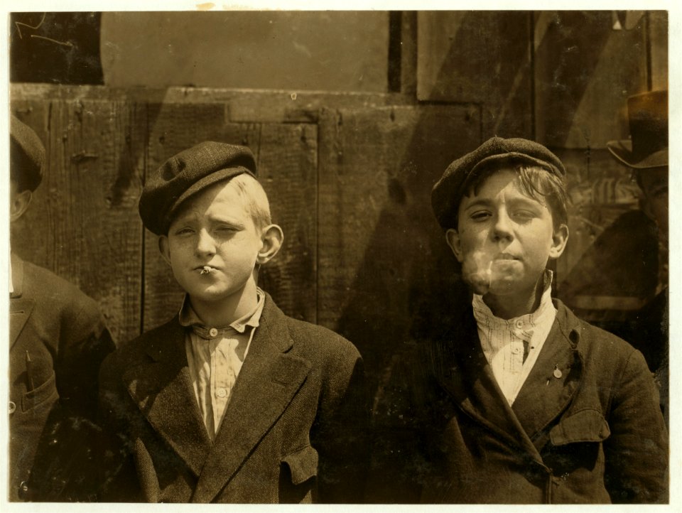 A.M. Mon. May 9, 1910. Newsies at Skeeter's branch They were all smoking. St. Louis, Mo. LOC cph.3b15152