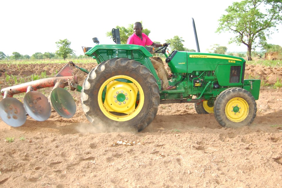 AA Ataqwaah Tractor (24311989886)