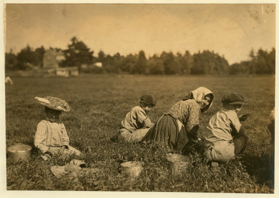Abbe, said 10 years old who picks 10 pails a day. Also two young Italian illiterates. LOC nclc.00135