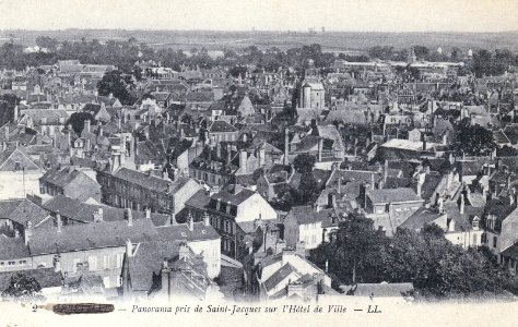 ABBEVILLE — Panorama pris de l'église Saint Jacques sur l'Hôtel de Ville