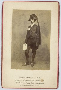 Aanspreker. Foto uit de serie 'Costumes des Pays-Bas'
