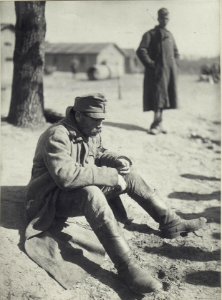 Abbildung von Gefangenen und auch aus der Gefangenschaft heimkehrenden Soldaten am russischen Kriegschauplatz (BildID 15690187)
