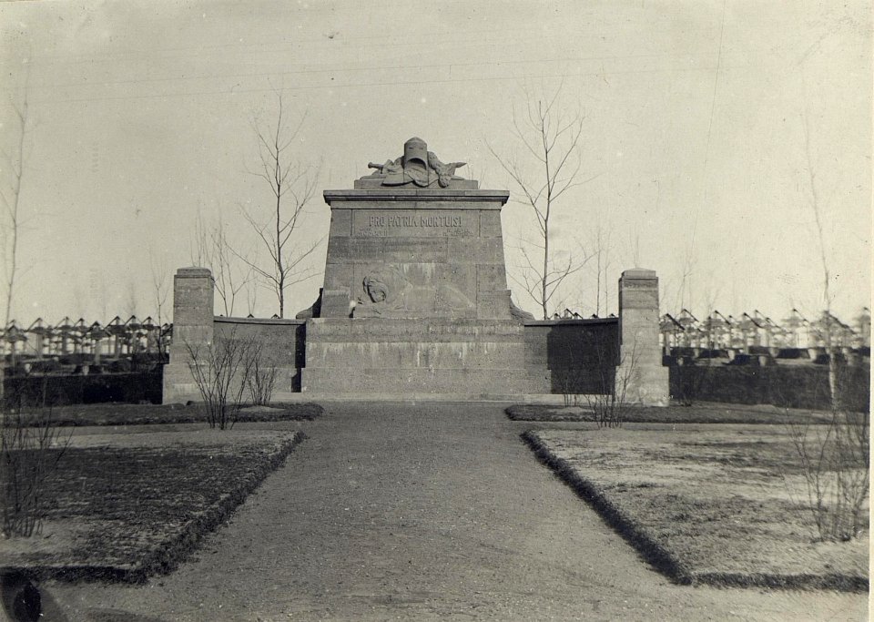 Abbildung von Soldatenfriedhöfen und - gräbern am russischen Kriegsschauplatz (BildID 15690397)