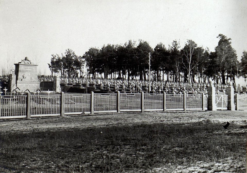 Abbildung von Soldatenfriedhöfen und - gräbern am russischen Kriegsschauplatz (BildID 15690383)