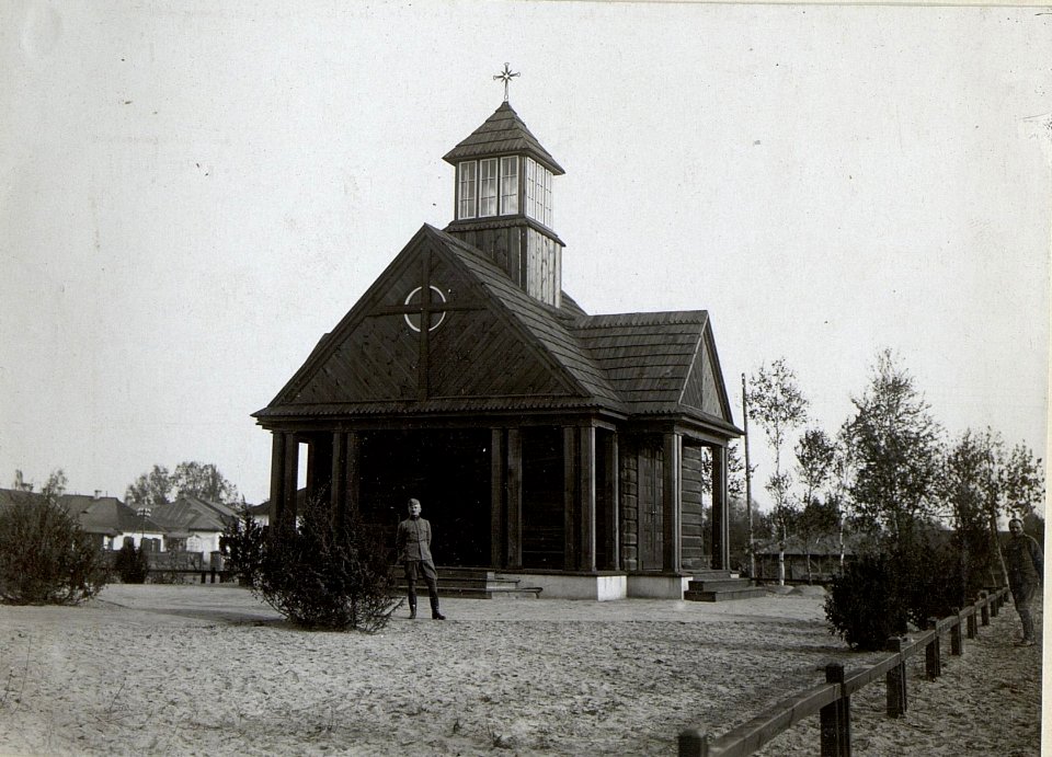 Abbildungen von Unterkünften, Feldgottesdiensten und Freizeiteinrichtungen am russischen Kriegsschauplatz (BildID 15688331)