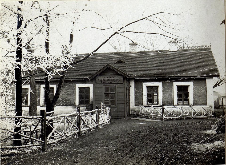 Abbildungen von Unterkünften, Feldgottesdiensten und Freizeiteinrichtungen am russischen Kriegsschauplatz (BildID 15689066)