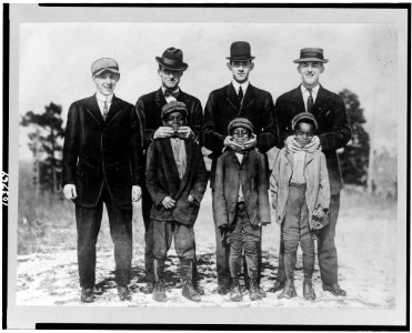 Abe Rachlin (prospect from Newark), Ad Brennan, Jim Moroney, Frank Scanlan, & three Afro-American boys who were mascots (baseball) LCCN91784623