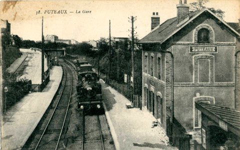 Abeille 38 - PUTEAUX - La Gare