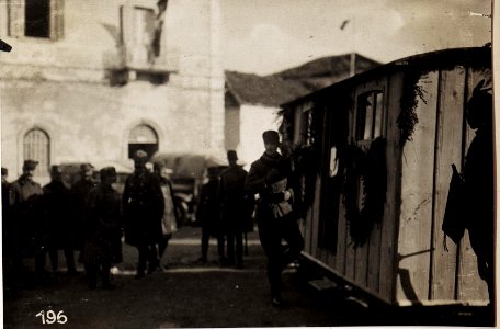 Abfahrt der Motorbahn von Durazzo nach Pekinj. (BildID 15571407) photo