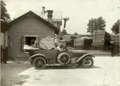Abfahrt des Obstlt. HOLLY vom Schanzzeugdepot Nro.7.Standort, Cellulosefabrik Villach. Aufgen.am 30.August.1915. (BildID 15461595)
