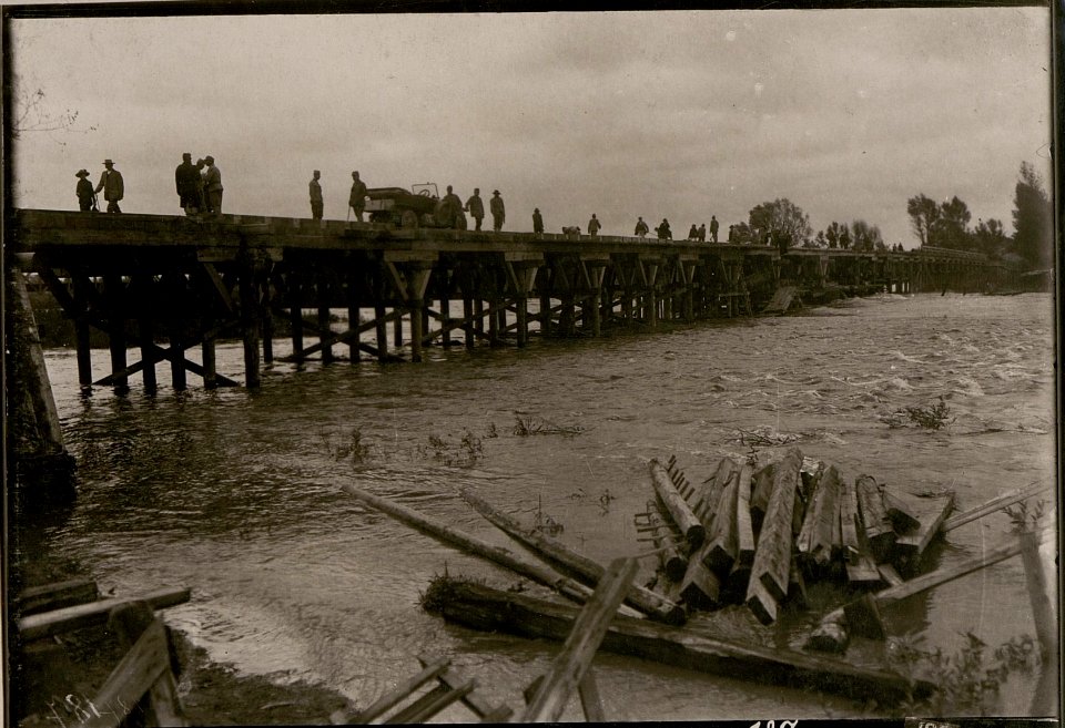 Abgebrannte Brücke bei Stryj (Neubau IV.) (BildID 15734235)