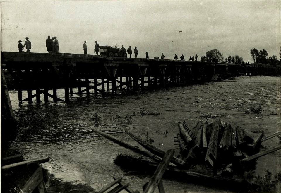 Abgebrannte Brücke bei Stryj. (Neubau IV.) (BildID 15433092)