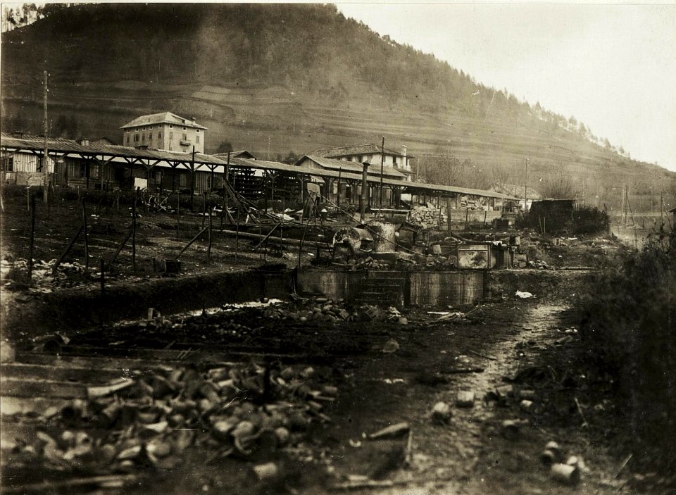 Abgebranntes Trainmagazin in Paraolo (BildID 15416353)