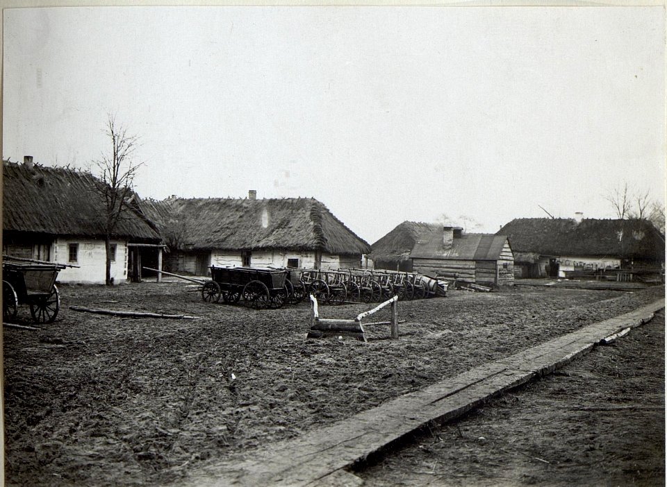 Abildung von Infrastruktureinrichtungen, Betrieben und Fabriken am russischen Kriegsschauplatz (BildID 15688961)