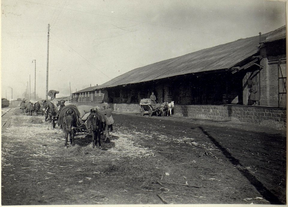 Abildung von Infrastruktureinrichtungen, Betrieben und Fabriken am russischen Kriegsschauplatz (BildID 15689521)