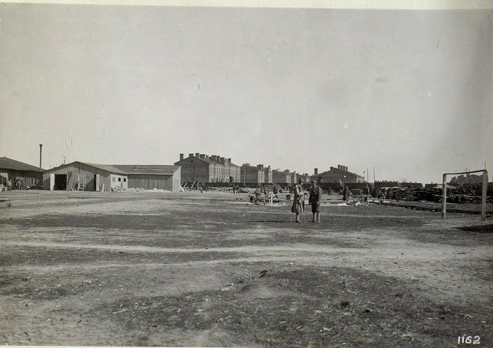 Abildung von Infrastruktureinrichtungen, Fabriken und Versorgungseinheiten am russischen Kriegsschauplatz (BildID 15685053)