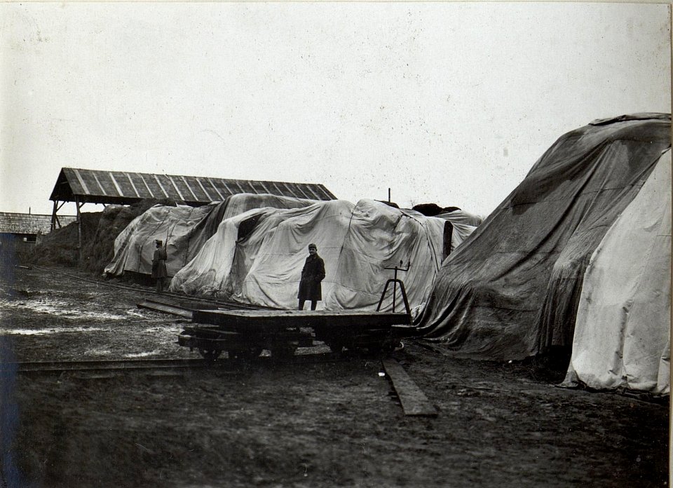 Abildung von Infrastruktureinrichtungen, Betrieben und Fabriken am russischen Kriegsschauplatz (BildID 15689402)