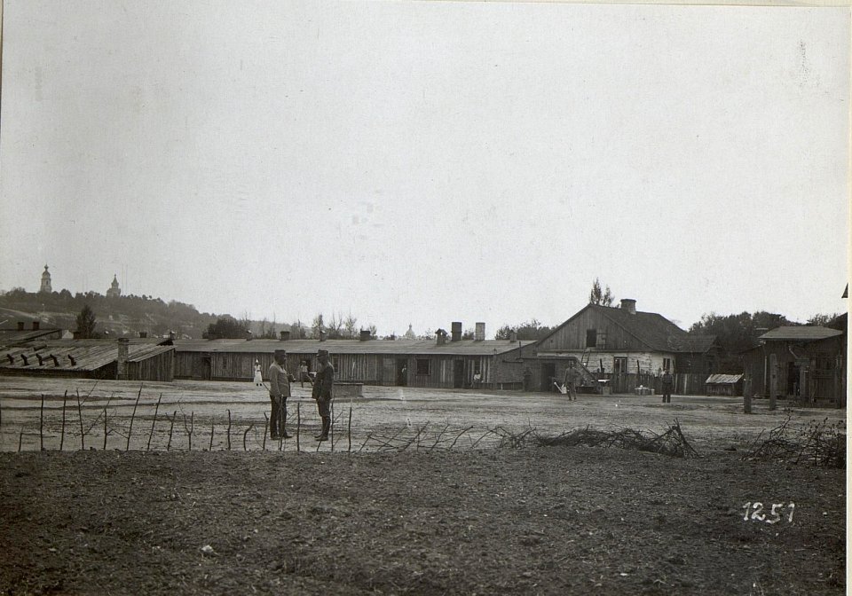 Abildung von Infrastruktureinrichtungen, Fabriken und Versorgungseinheiten am russischen Kriegsschauplatz (BildID 15685655)