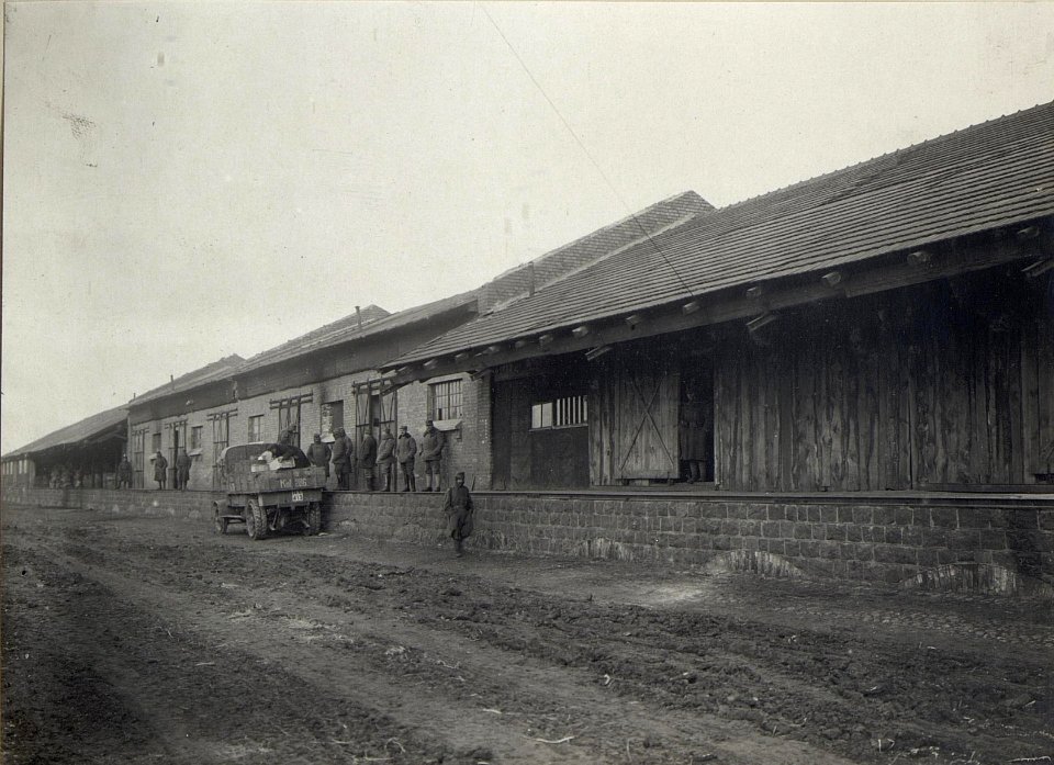 Abildung von Infrastruktureinrichtungen, Betrieben und Fabriken am russischen Kriegsschauplatz (BildID 15689507)