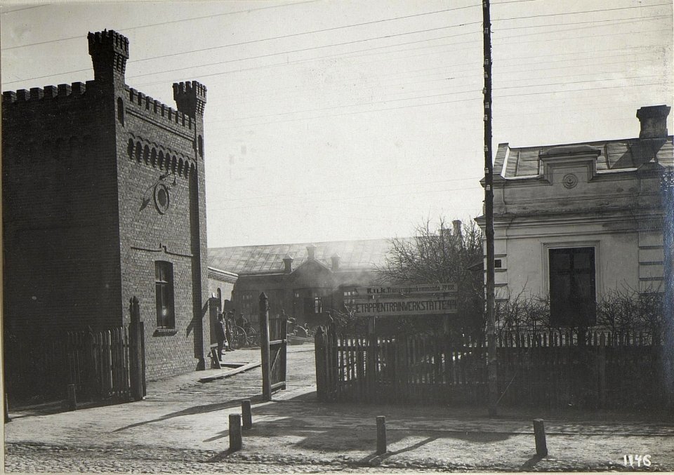 Abildung von Infrastruktureinrichtungen, Fabriken und Versorgungseinheiten am russischen Kriegsschauplatz (BildID 15684941)