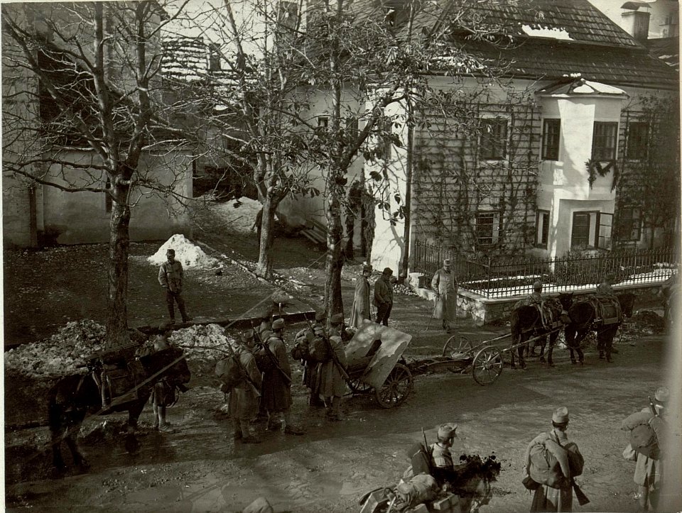 Abmarsch einer 7,5 cm Gebirgsbatterie in Mauthen (BildID 15463127)