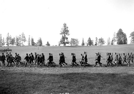 Abmarsch der Maschinengewehrabteilung des Inf Rgt 13 - CH-BAR - 3241244