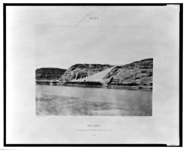 Abou-Sembil - vue générale des monuments taillés dans le roc - Félix Teynard phot. LCCN2001695392