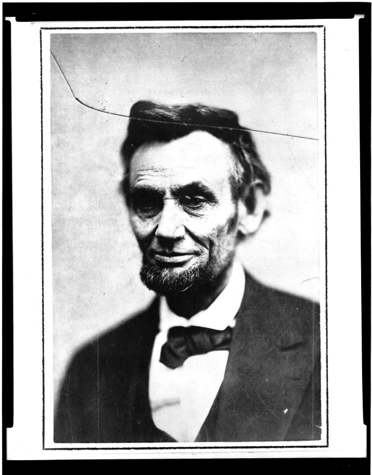 Abraham Lincoln, head-and-shoulders portrait, traditionally called last photograph of Lincoln from life LCCN2004670393